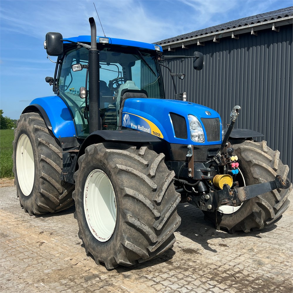 Traktor New Holland T6050
